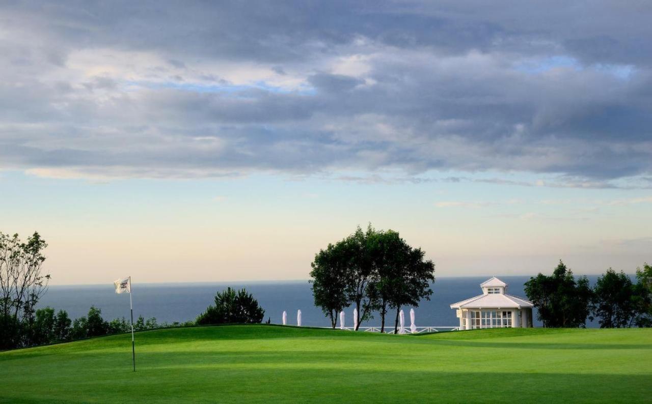 Luxury Lighthouse Golf Villa Balchik Exterior photo